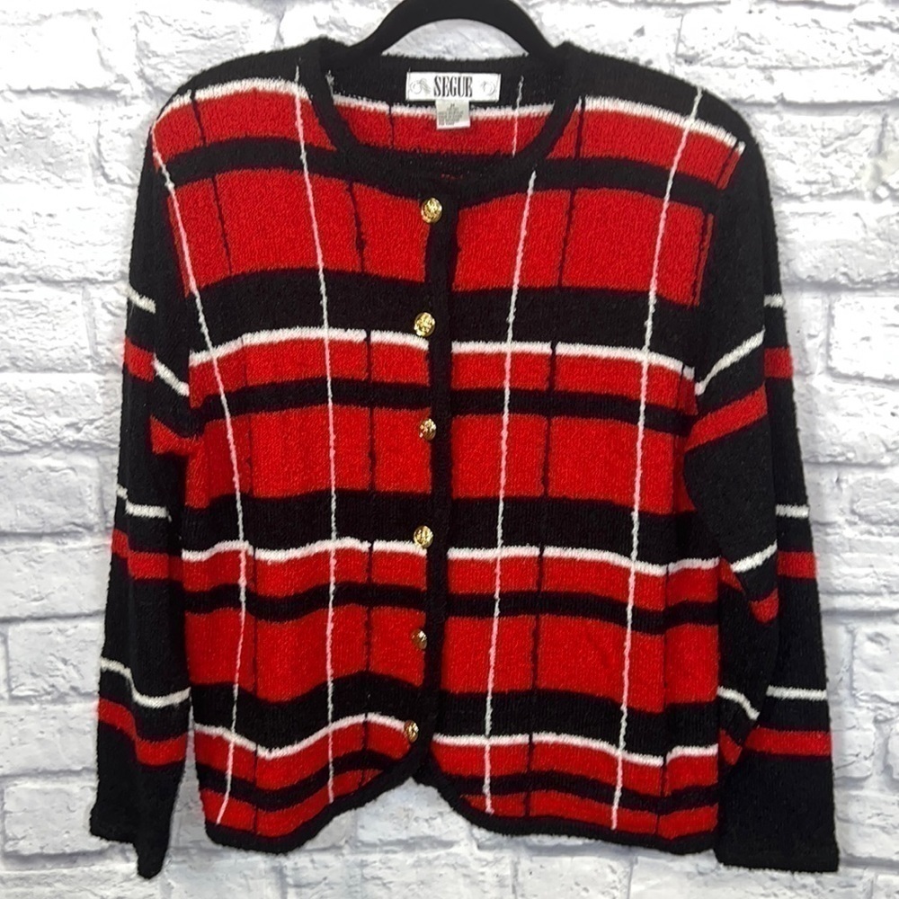 Vintage SEGUE sweater. size medium. plaid black/red/white striped